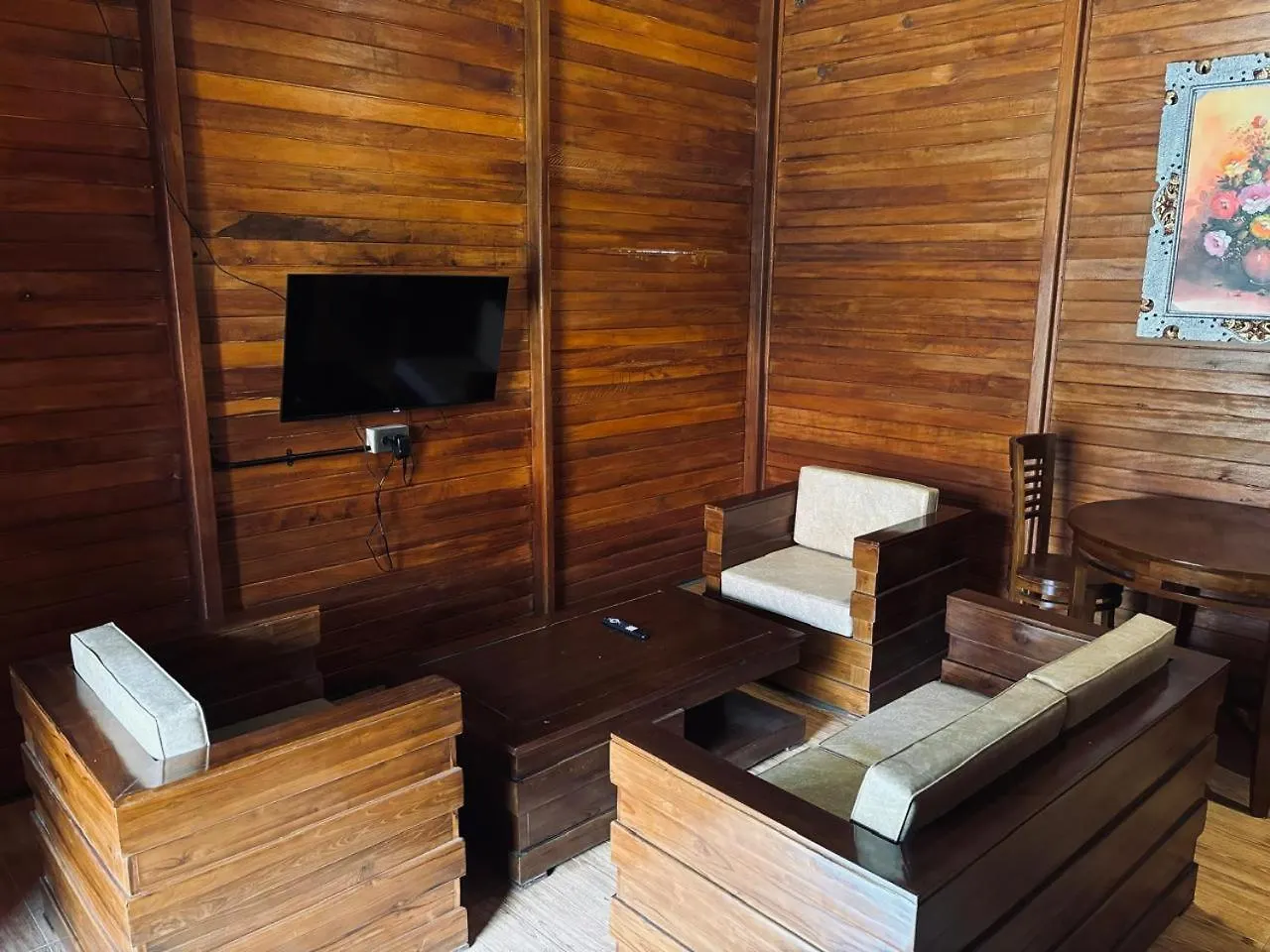 Pensión Uli Wood Villa, Jimbaran Bali - Near Gwk
