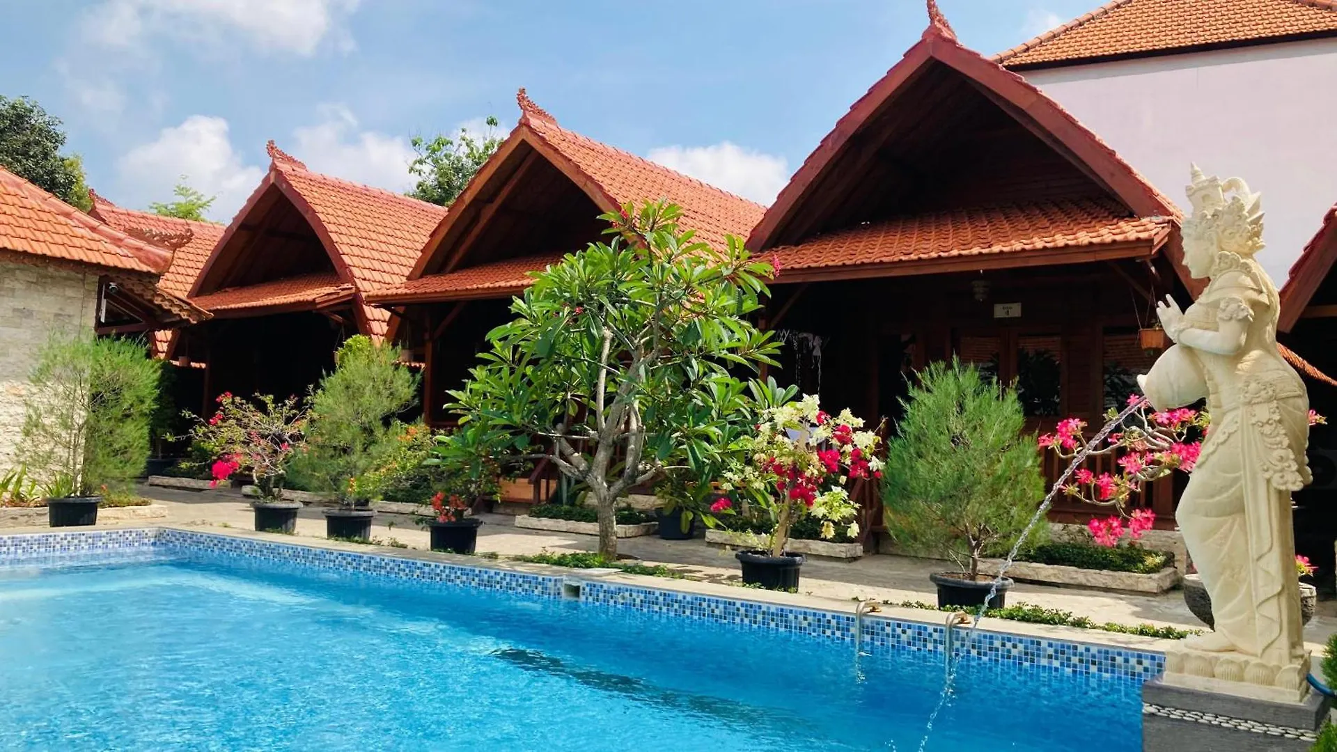 Pensión Uli Wood Villa, Jimbaran Bali - Near Gwk